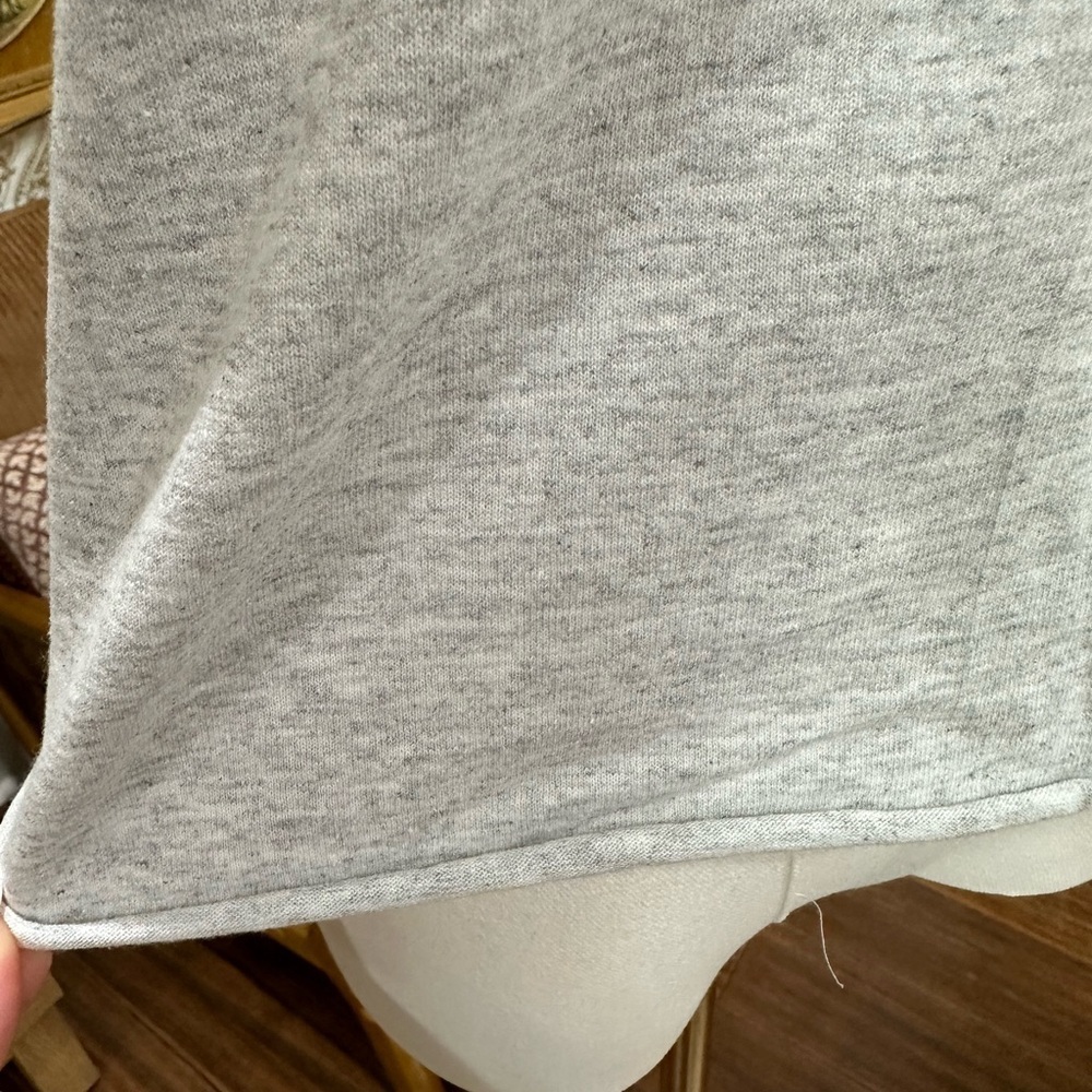 Disney Women’s Gray T-Shirt Disney Bound Plane Size Small - Picture 2 of 3